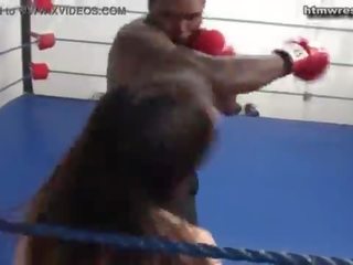 Черни мъжки бокс beast срещу малък бял ученичка ryona