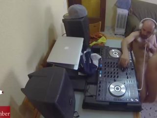 Dj baszás és scratching -ban a szék -val egy rejtett kamera kémkedés én extraordinary gf