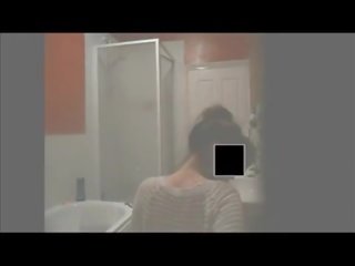Perfect tiener gefilmd in de douche (deel 2) - go2cams.com