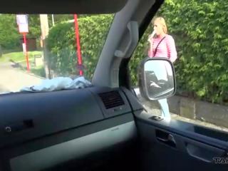 Raw fuck for skinny blonde before kick her out of driving van