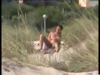 Goli najstnice na na plaža